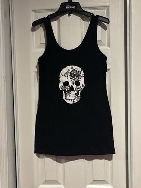 No Boundaries Black and White Artistic Skull Tank Top
